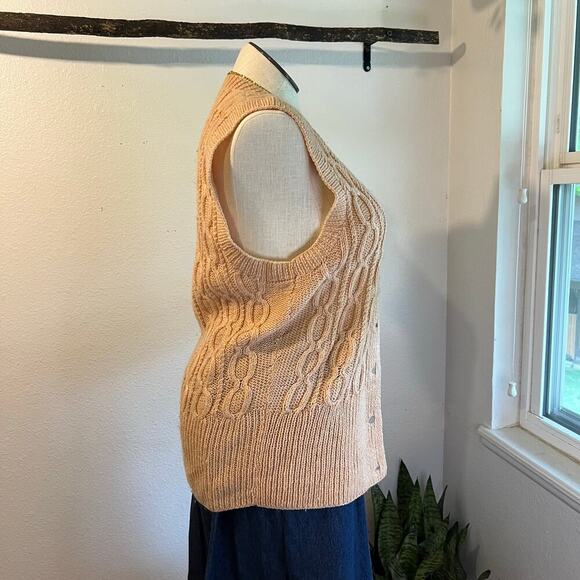 Pale Pink Chunky Cable Knit Sleeveless Button Front Vest Top Sweater Size Medium - Picture 4 of 8